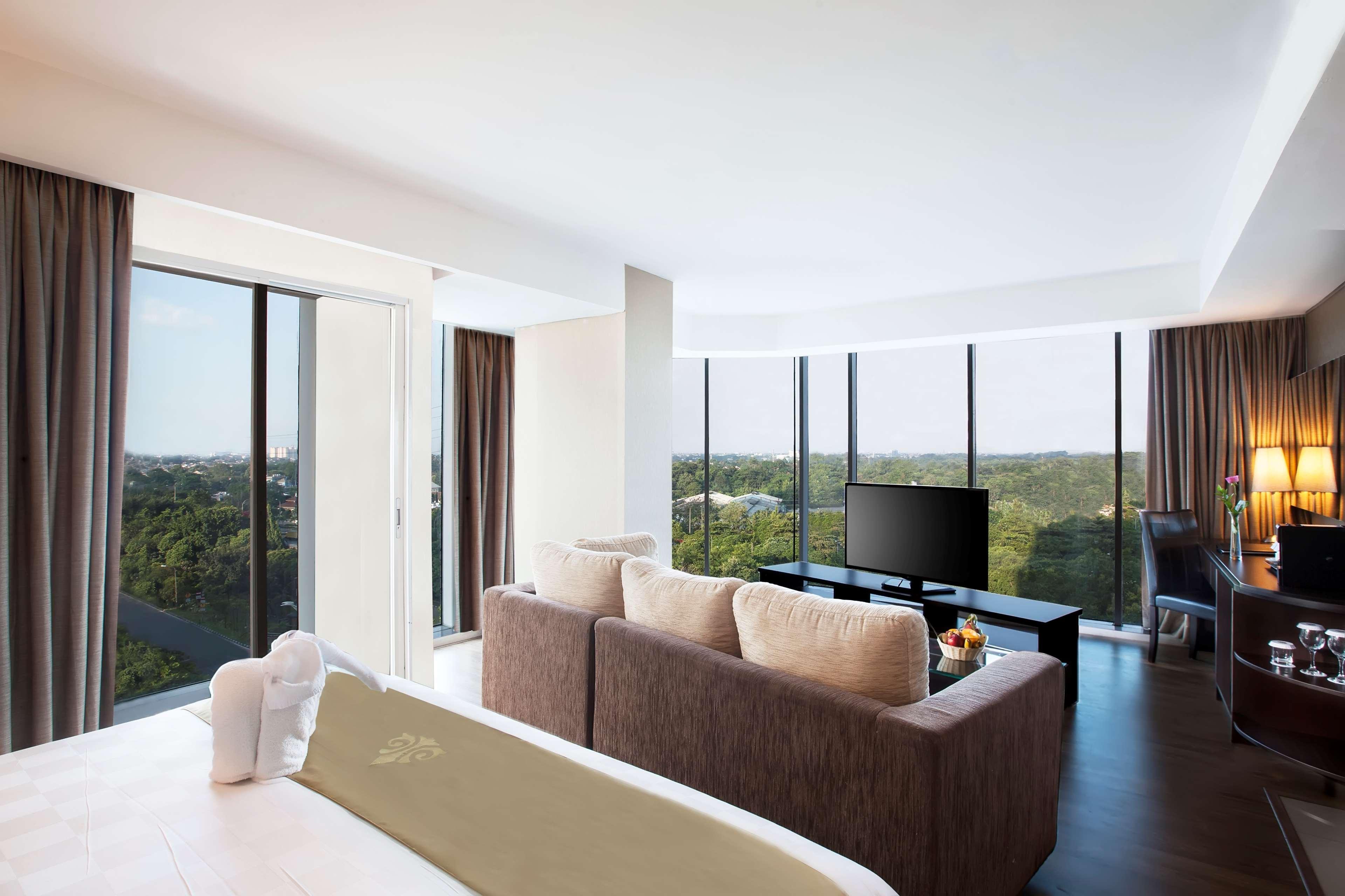 Best Western Premier The Hive Jakarta Exterior photo